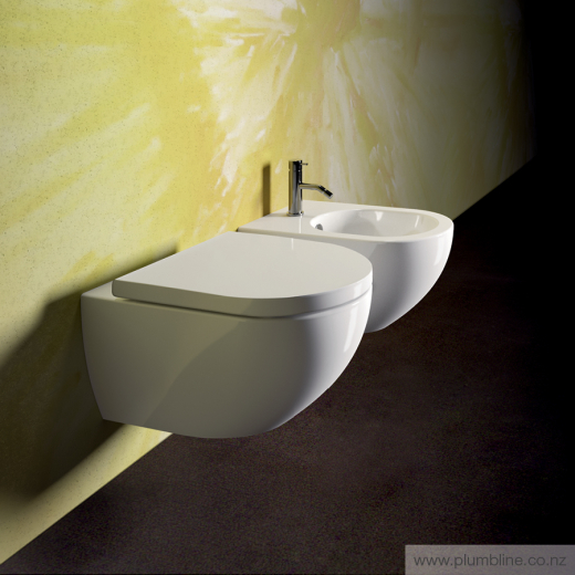 Sfera Rimless Wall Hung Toilet With Thick Seat